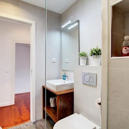 Апартаменти Great Duplex In Alfama *