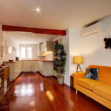 Great Duplex In Alfama Апартаменти *