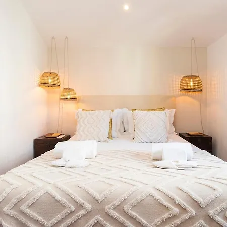 Апартаменти Great Duplex In Alfama With Ac