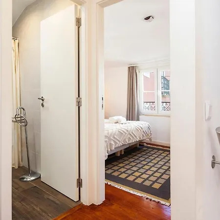 Great Duplex In Alfama With Ac Апартаменти Лісабон
