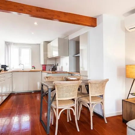 Апартаменти Great Duplex In Alfama With Ac *