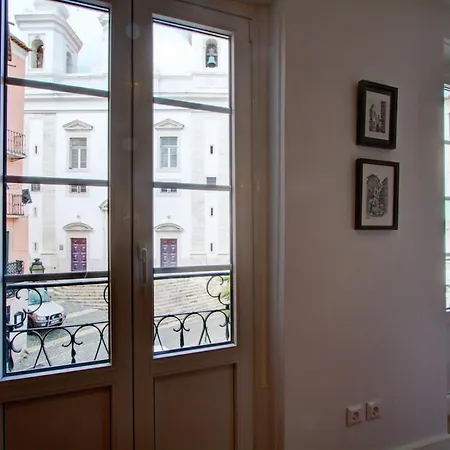 Апартаменти Great Duplex In Alfama With Ac *