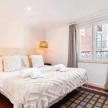 Great Duplex In Alfama With Ac Апартаменти Лісабон