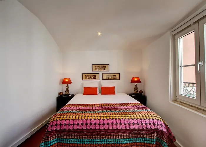 Great Duplex In Alfama *