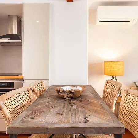 Great Duplex In Alfama *